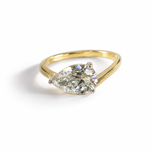 2.52 CT Pear Cut Diamond Engagement Ring - 14K Yellow Gold